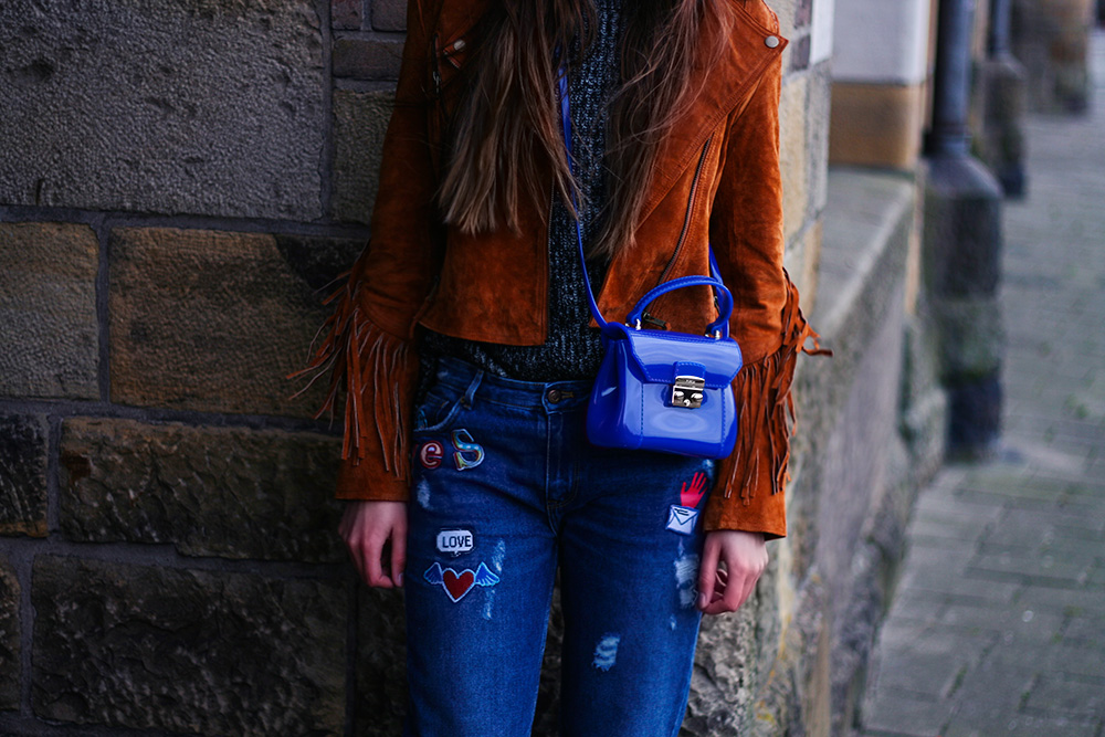 bullboxer-white-shoes-patchwork-jeans-miss-selfridge-fringe-suede-jacket-fashion-blogger-outfit-1