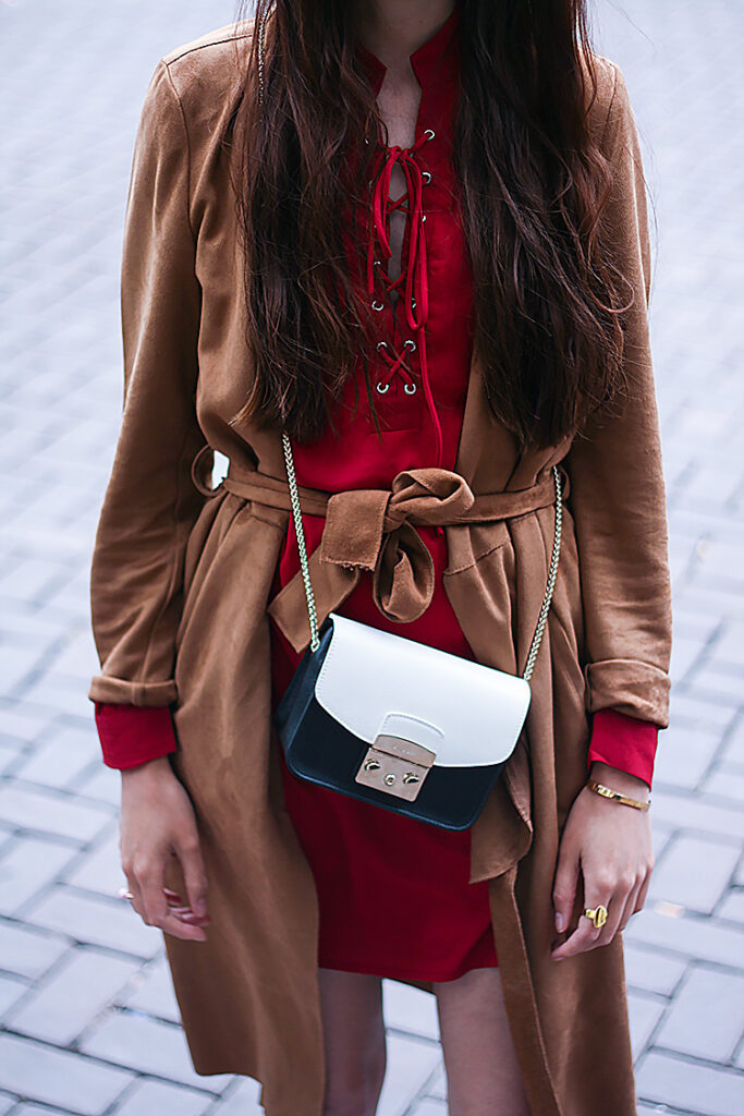suede-trenchcoat-vila-lace-up-dress-rayban-rounded-sunglasses-stan-smith-adidas-fashion-blogger-8